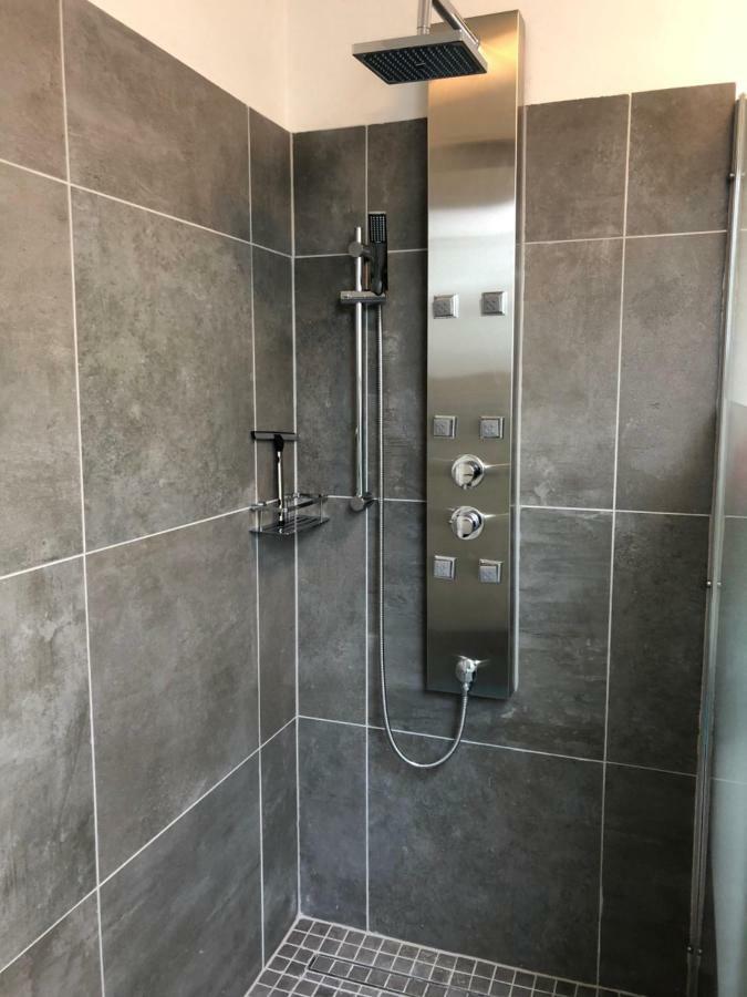 Apartment Superior-apartment Mit Pool Und Seezugang